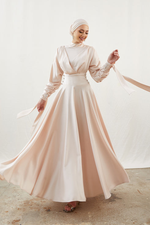 <tc>Gozde geknöpftes lachsfarbenes islamisches Abendkleid</tc>