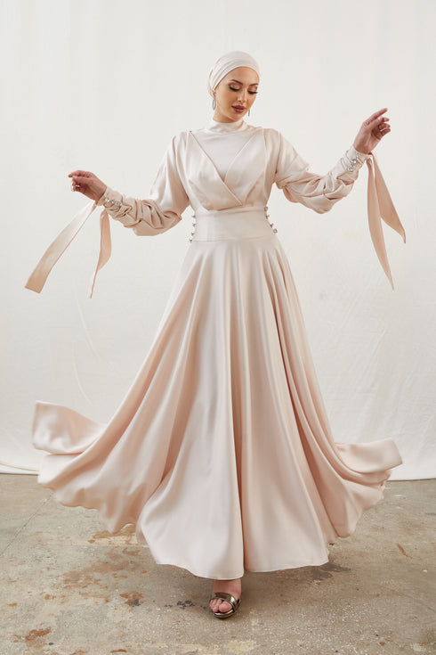 <tc>Gozde geknöpftes lachsfarbenes islamisches Abendkleid</tc>