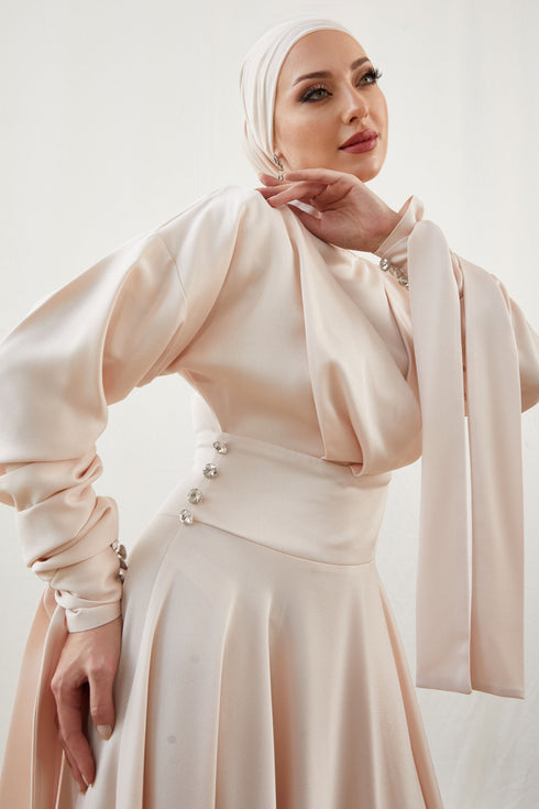 <tc>Gozde geknöpftes lachsfarbenes islamisches Abendkleid</tc>